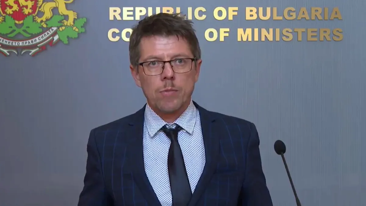 Въпреки оттеглянето си Цицелков остана в нападателна позиция Той се