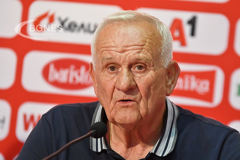 Бившият треньор на Левски, ЦСКА и Литекс е претърпял първо