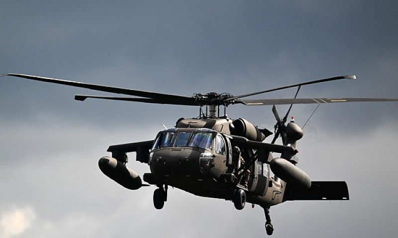 Двата патрулни хеликоптера SH 60 са провеждали учения за борба с