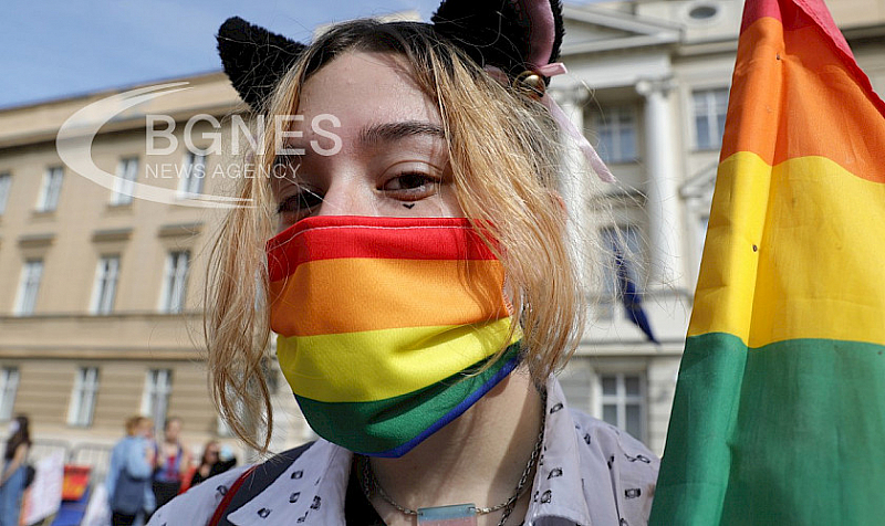 Общественото мнение на българина по въпросите на ЛГБТИ хората семейството