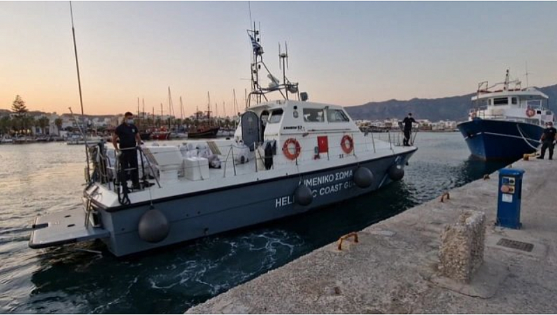 Гръцкият министър на миграцията Нотис Митаракис публикува в събота снимка
