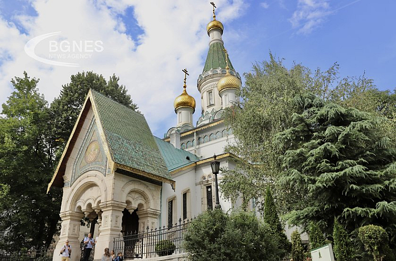 На 21 септември свещениците от руската църковна мисия в София
