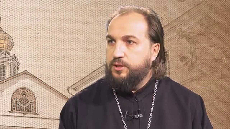 Той се води представител на Московския и цяла Русия патриарх