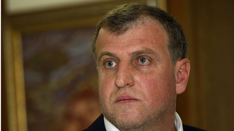 По-рано заместник-главният прокурор Борислав Сарафов внесе сигнал срещу главния прокурор