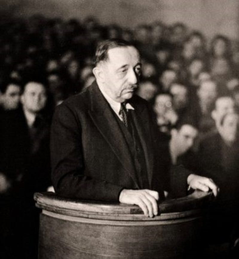 Правителството на К Муравиев от 2 09 1944 г дава