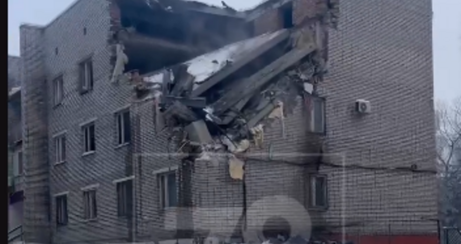 Губернаторът на областта Александър Дрожденко съобщи че сграда на военната