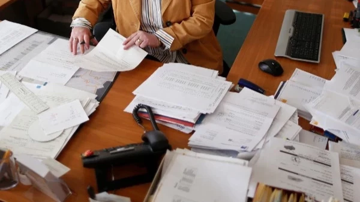 По министерствата в момента има около 6000 души които са