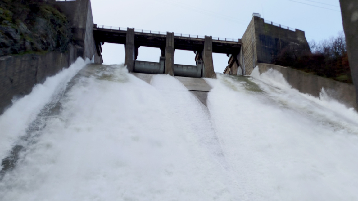 Техническото и експлоатационното състояние на язовирите се следи както от