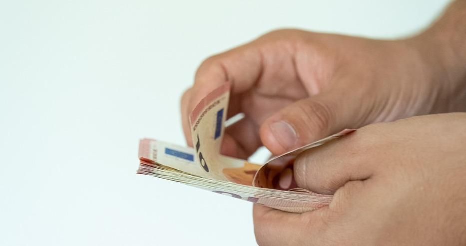 Той отбеляза че хутите от Йемен заплашват да затворят и