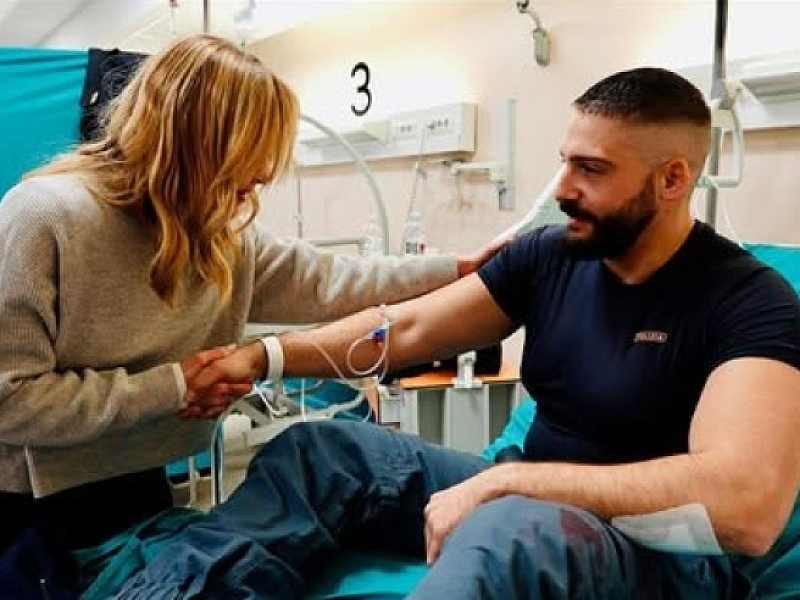 Мелони посети в болницата Молинете двама от ранените в сблъсъците