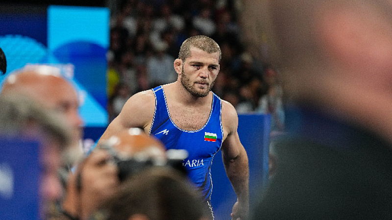 През първата част Рамазанов поведе с една точка Във втората Рамазанов