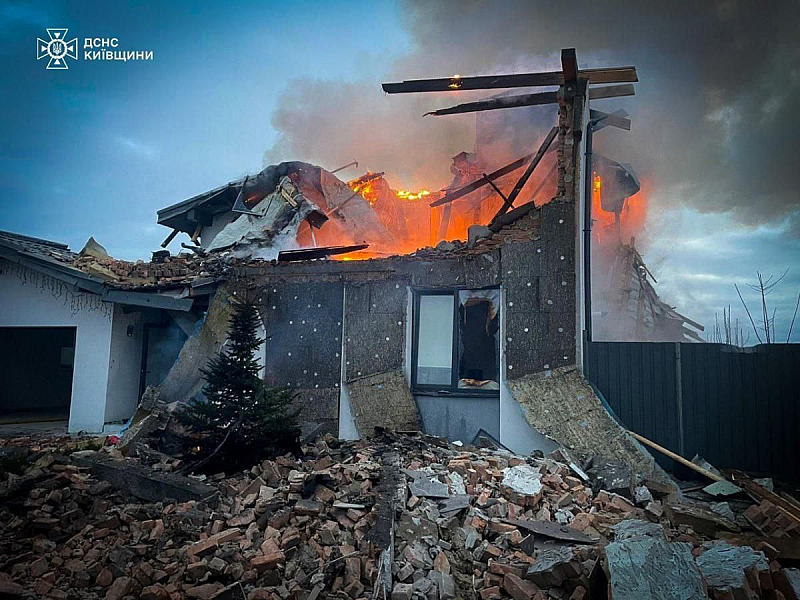 Във въздушното пространство се засичат голям брой вражески цели включително