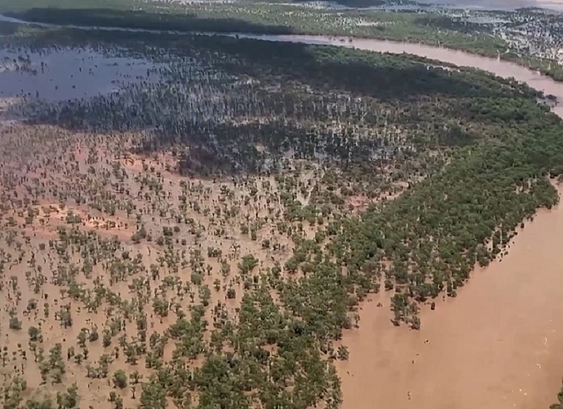 Северозападната част на Австралия е изправена пред тежки наводнения които