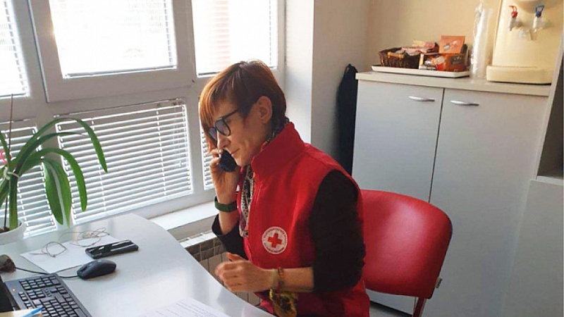 Българският червен кръст открива безплатен национален телефонен номер 08001 1466