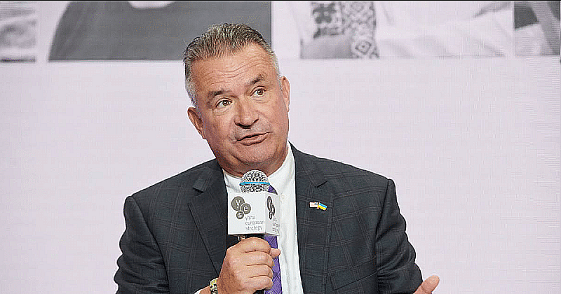 Конгресменът направи историческа аналогия с политиката на умилостивяване на Хитлер