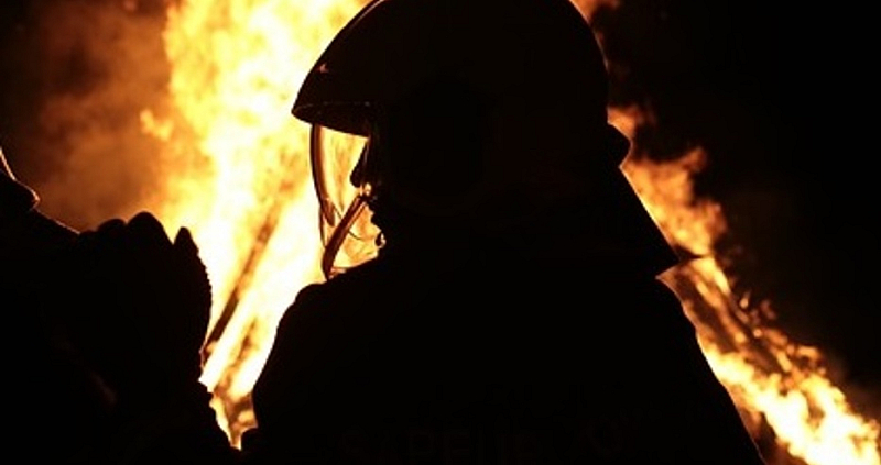 Никой не е пострадал в пламъците тръгнали от тавана на