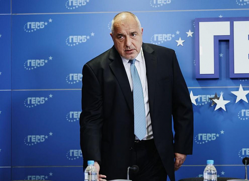 Борисов изчака до последния възможен момент да представи кандидата си