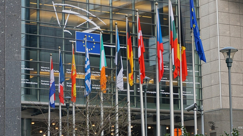 Ден по рано Брюксел одобри и ОП Транспортна свързаност по която