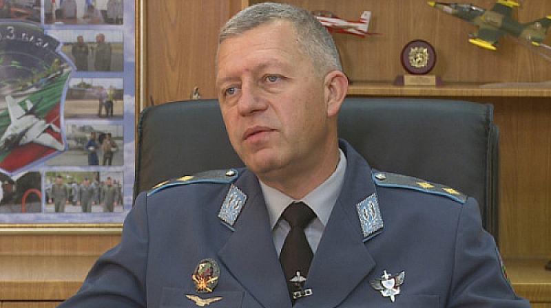 Военният министър Красимир Каракачанов заяви, че до момента не вижда