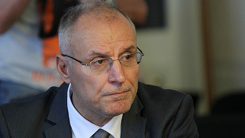 Досегашният гуверньор на БНБ – Димитър Радев бе първият издигнат