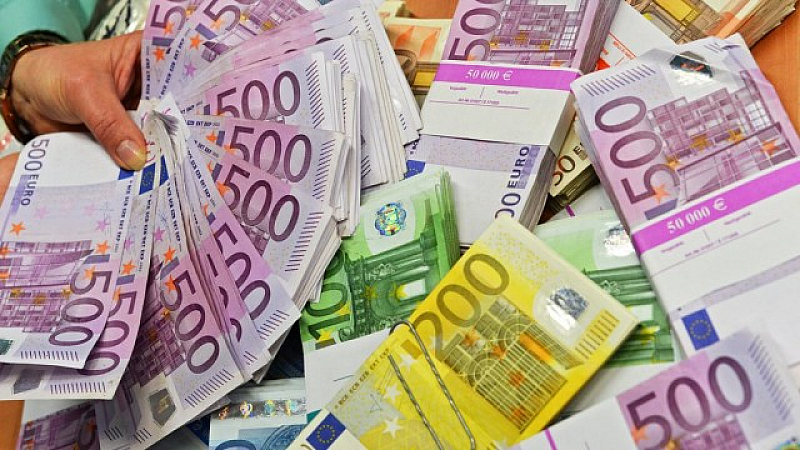 За първата година евробанкнотите ще бъдат предоставени назаем от централни