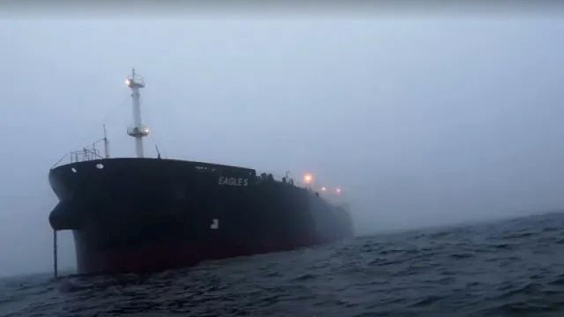 Страните предупреждават че танкери които прикриват произхода си чрез смяна