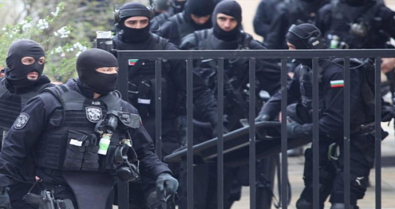 Екипи на отряд Кобра са изпратени на място по разследване