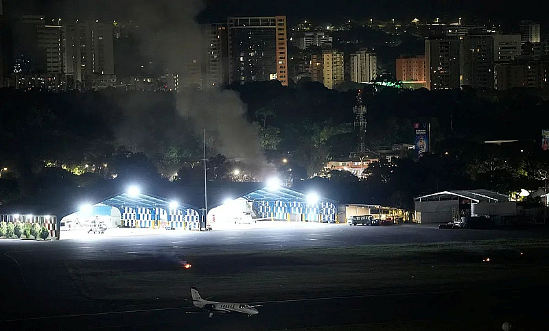 Най малко седем експлозии са били чути в различни части