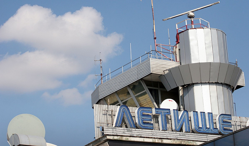 Персоналът на въздушния транспорт в Италия стачкува с искания за