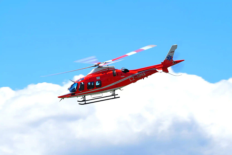 Пилотите обаче са отказали да кацнат на стадиона в Гоце