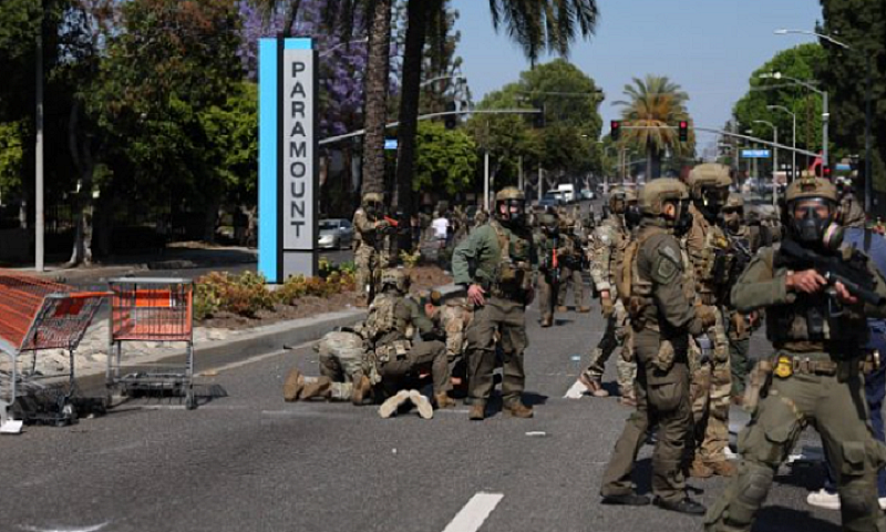 Тези генерирани от изкуствен интелект фалшификати включват клипове на бунтовник