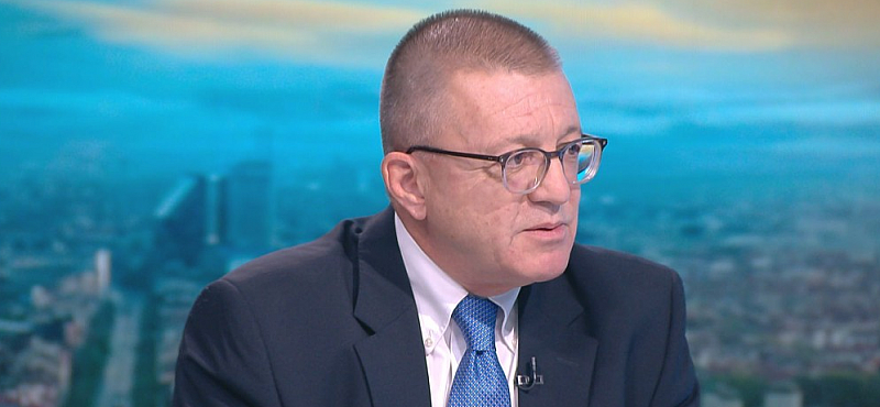 Това смята бившият министър на отбраната Бойко Ноев Висок остава градусът