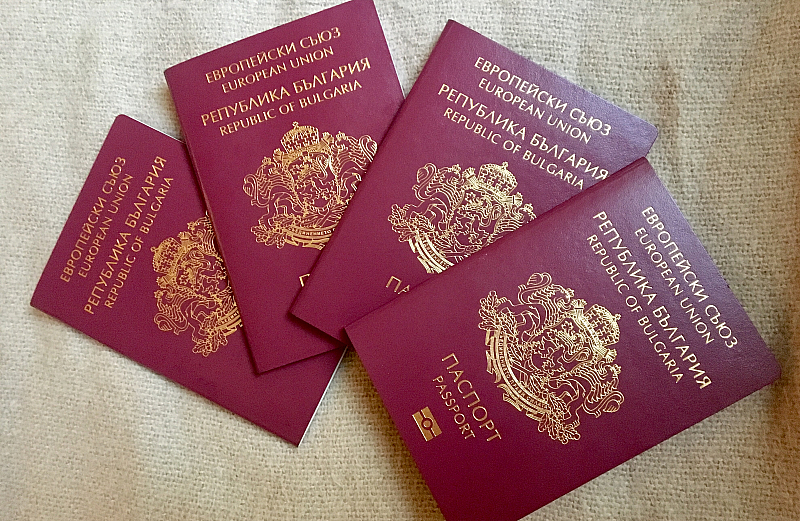 В подреждането съставено от компанията Henley Global родният паспорт осигурява достъп до