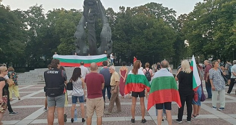 Поредна вечер на протести има и в Пловдив, Варна и
