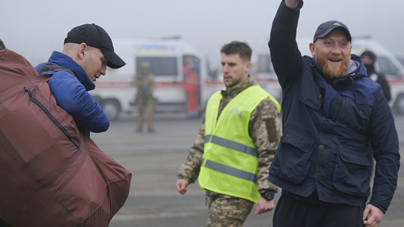 Започна размяната на пленници между украинските правителствени сили и проруските