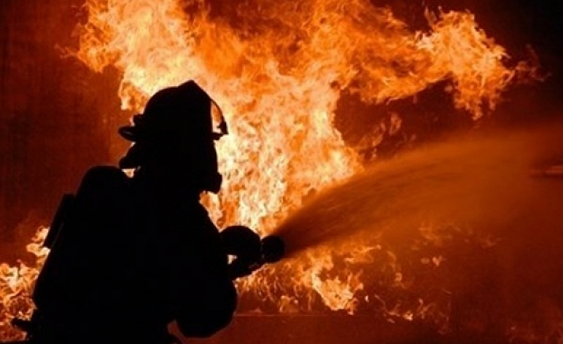 Кадри от социалните мрежи показват апокалиптични пламъци близо до жилищни