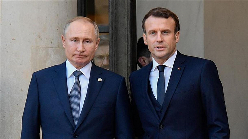 От своя страна Кремъл съобщи че френската страна е изразила