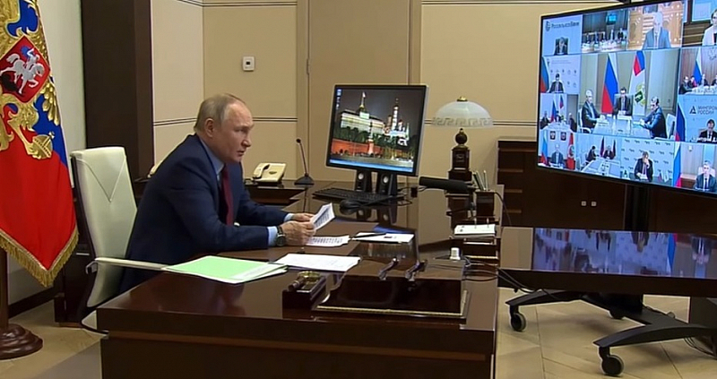 Путин прекара по голямата част от петък в щаба на специалната