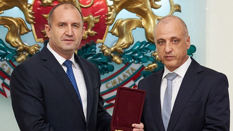 Президентът Румен Радев назначи официално Емил Тонев за началник на