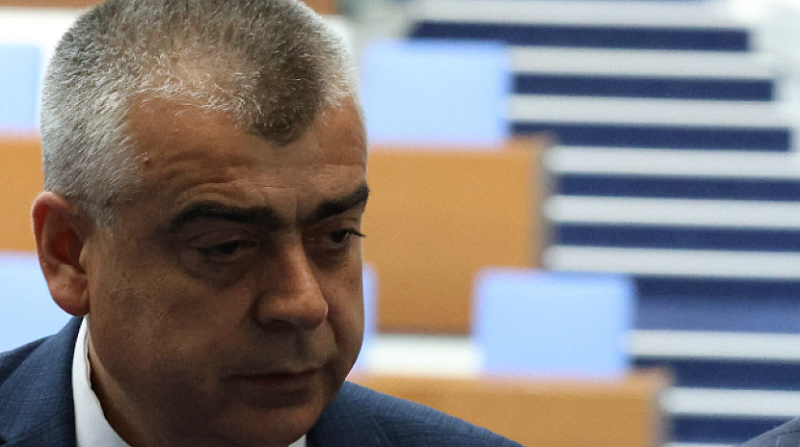 Към момента той е заместник председател на Народното събрание Доказан политик