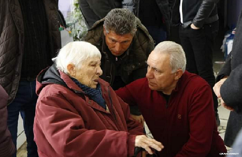 Присъства майката на Трифон Иванов Маринка съотборниците на Стоичков