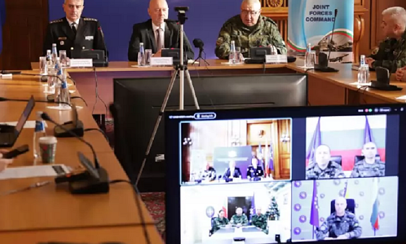 Политическото и военното ръководство на армията проведе традиционната предколедна видеоконферентна