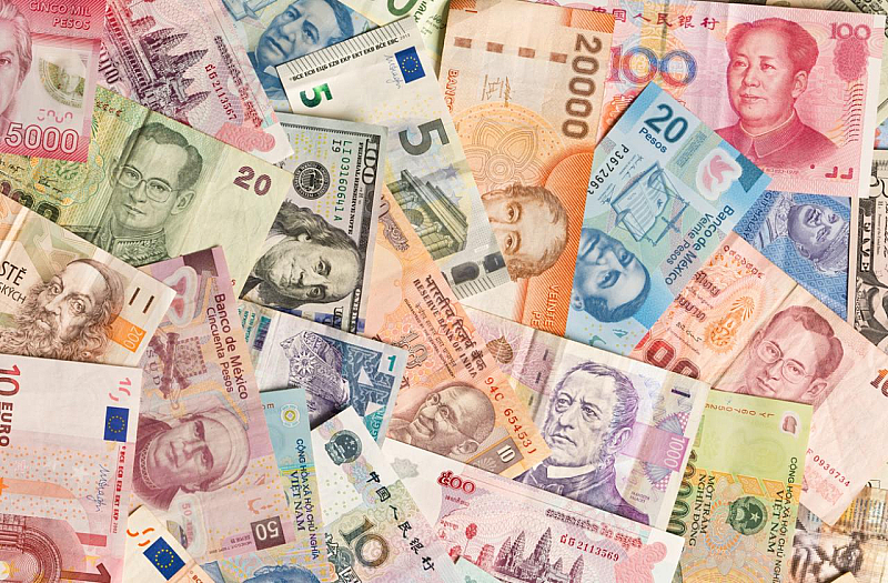 Германското специализирано издание Финанцен откроява валутите загубили най много от стойността