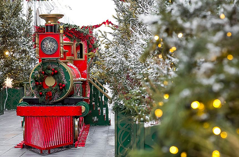 Пътуването започва от гара Остиензе в Рим където гостите се