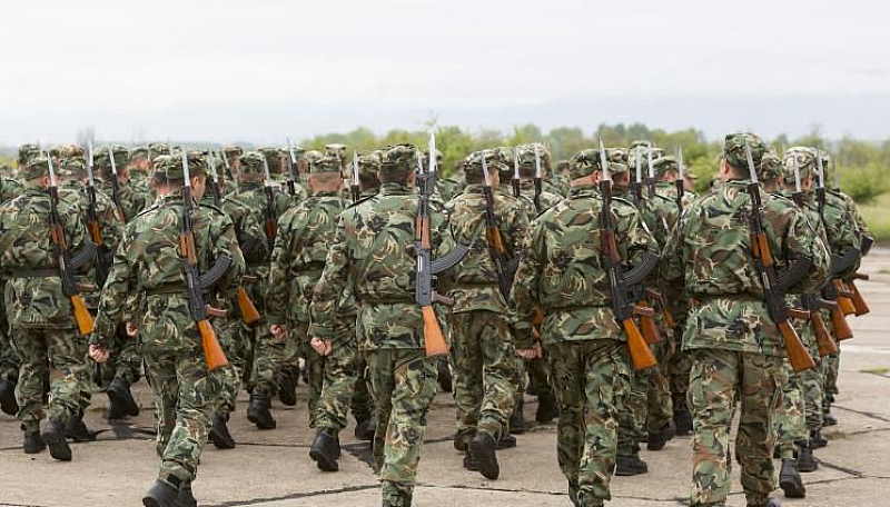 Факт е положителната тенденция да намалява некомплектът във всички категории