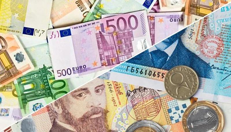 Преходът към новата валута у нас премина изключително успешно и