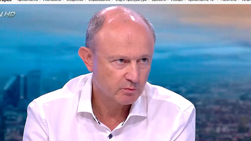 Ген Златев обясни че две седмици преди полета за който