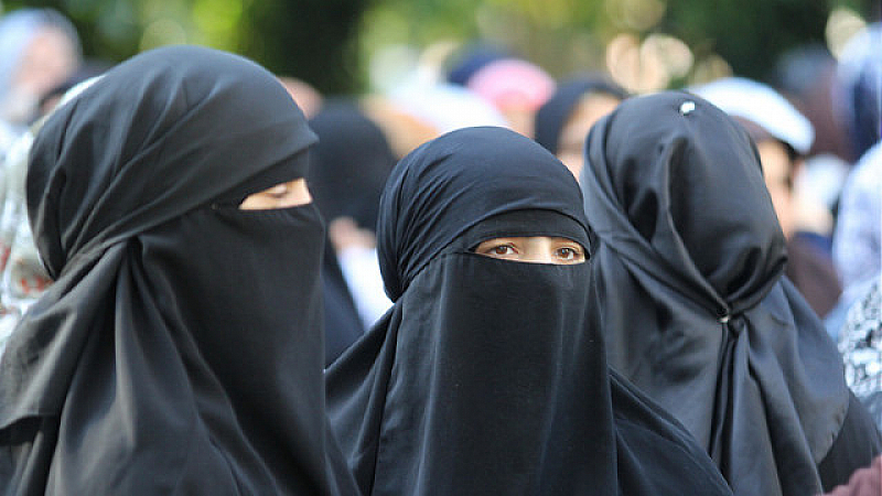 В Туркменистан жените вече нямат право да носят тесни дрехи,