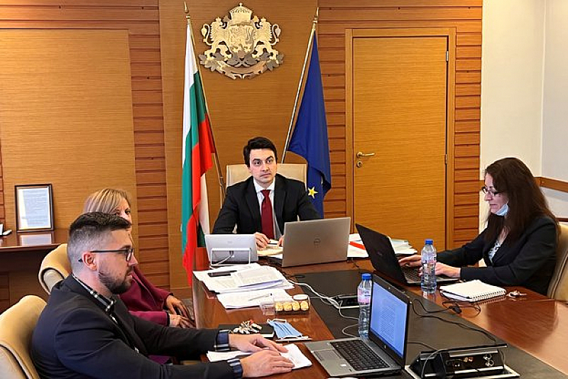 В работата на групата се включиха и заместник министрите Иван Христанов