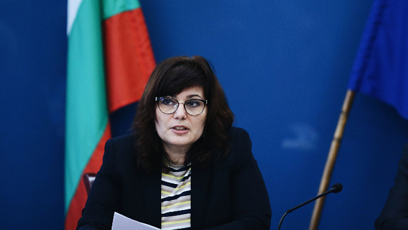 Министър Сербезова посочи че за три месеца беше създадена нормативна